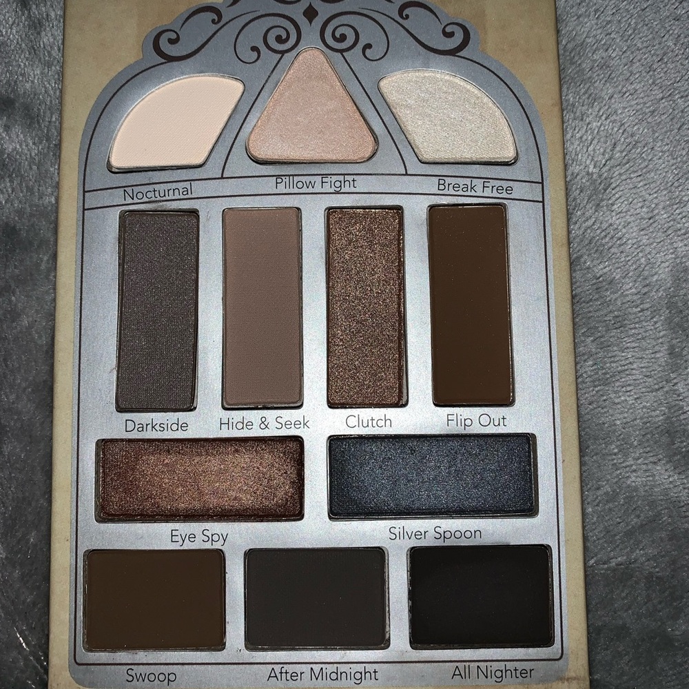 pretty vulgar nightingale eyeshadow palette